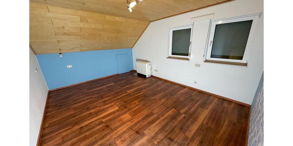 Etagenwohnung Merenberg - 7 Zimmer, 170 m&sup2;, 900&euro; | Angebot:25181642