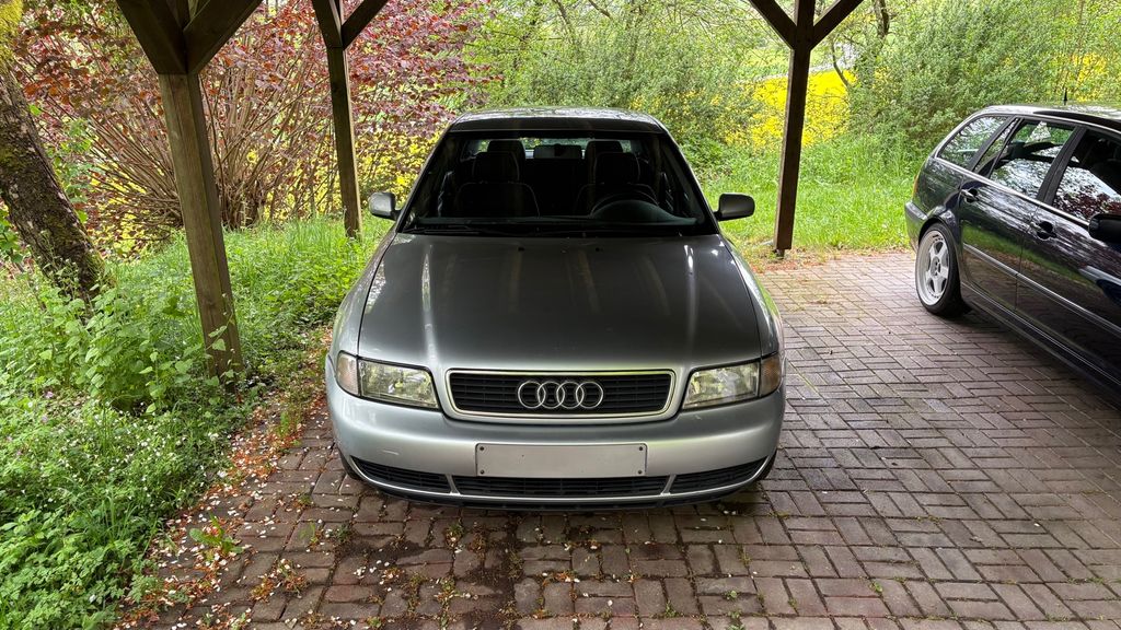 Audi A4 300.675 km 1.100 &euro; Gladenbach 35075