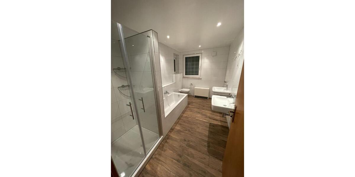 Etagenwohnung Merenberg - 7 Zimmer, 170 m&sup2;, 900&euro; | Angebot:25181642