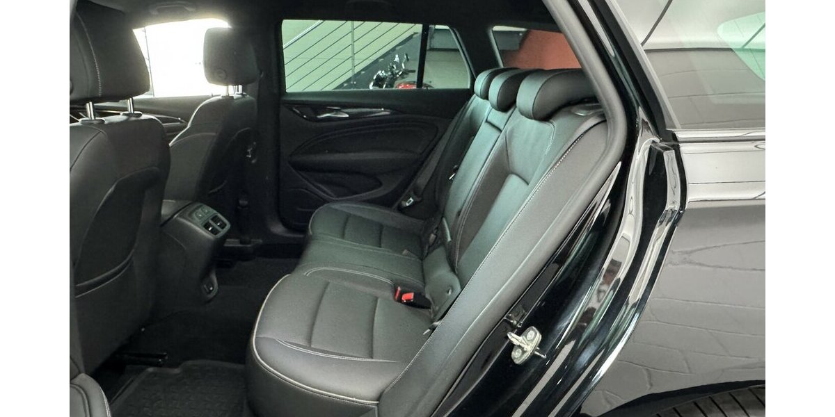 Opel Insignia Exclusive 4x4 FULL LEDER CarPlay Bose 118.400 km 11.900 &euro; Lich 35423