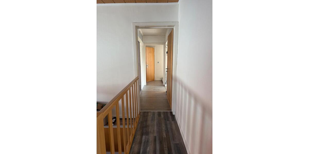 Etagenwohnung Staufenberg - 5 Zimmer, 130 m&sup2;, 1.200&euro; | Angebot:25843146