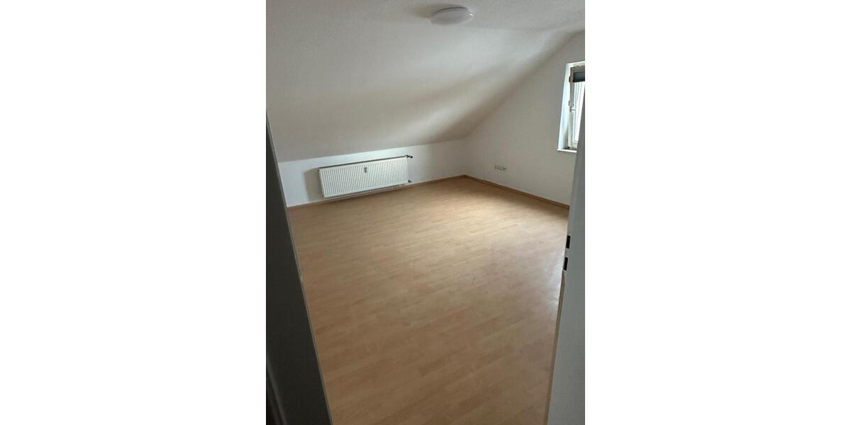 Dachgeschoßwohnung Gießen Allendorf - 3.5 Zimmer, 78 m&sup2;, 800&euro; | Angebot:25994576