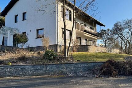 Haus Weilburg - 8 Zimmer, 240 m&sup2;, 750.000&euro; | Angebot:27486923