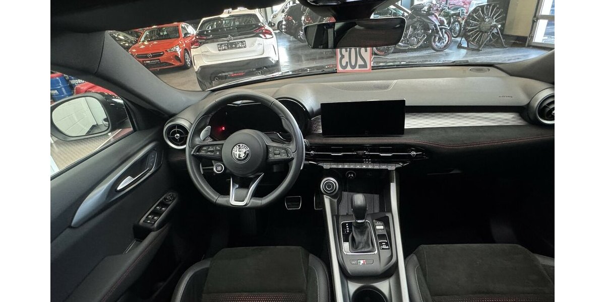 Alfa Romeo Tonale 1.5 VGT Veloce 48 V Hybrid LED 11.980 km 26.490 &euro; Lich 35423