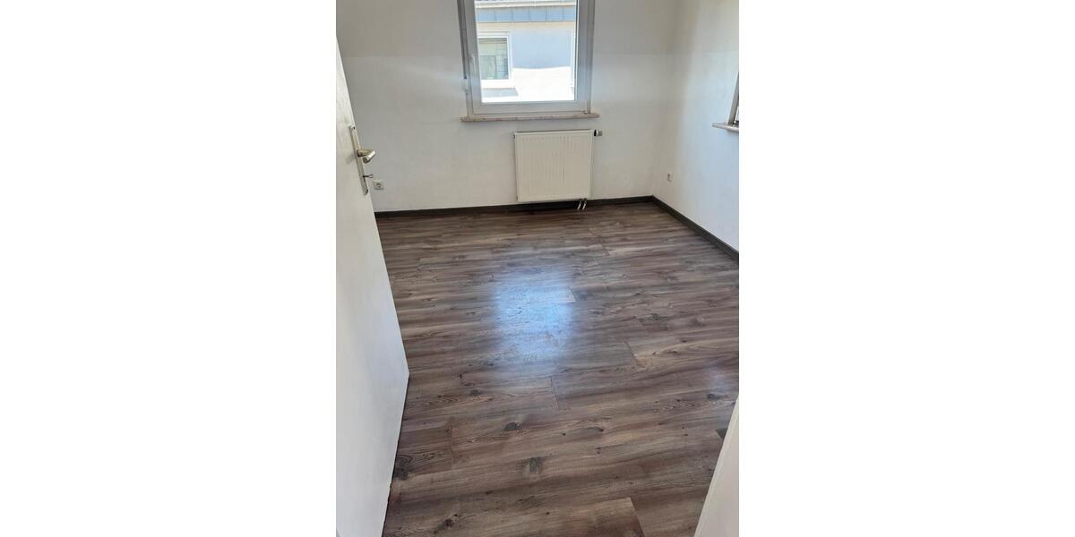 Doppelhaushälfte Haiger - 7 Zimmer, 100 m&sup2;, 125.000&euro; | Angebot:26941775