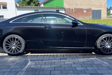 Mercedes-Benz E 220 107.000 km 26.000 &euro; Merenberg 35799