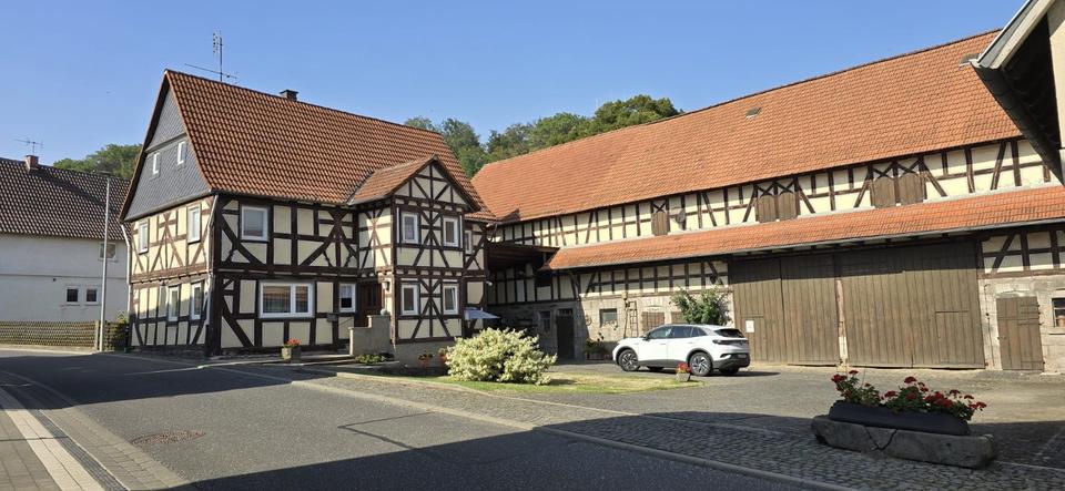 Bauernhaus, Landhaus Allendorf (Lumda) - 7 Zimmer, 178 m&sup2;, 355.000&euro; | Angebot:25352032