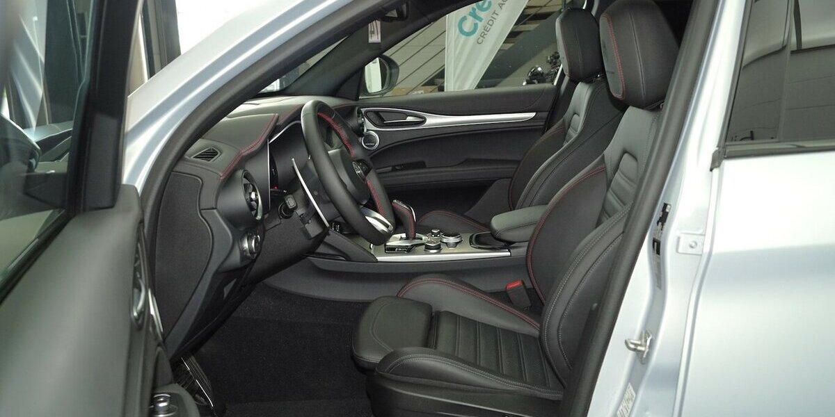 Alfa Romeo Stelvio 2.2 D Competizione Q4 ALLRAD LEDER AHK 45.000 km 39.385 &euro; Lich 35423