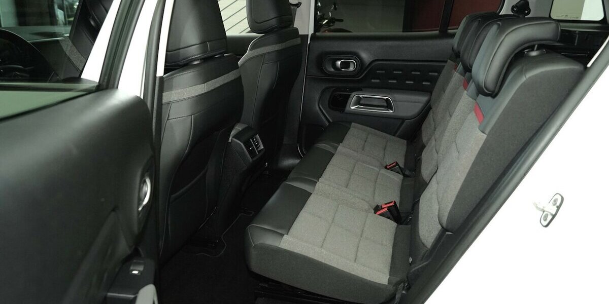 Citroen C5 Aircross Hybrid 225 EAT Feel Pack LED Carplay 44.900 km 17.790 &euro; Lich 35423