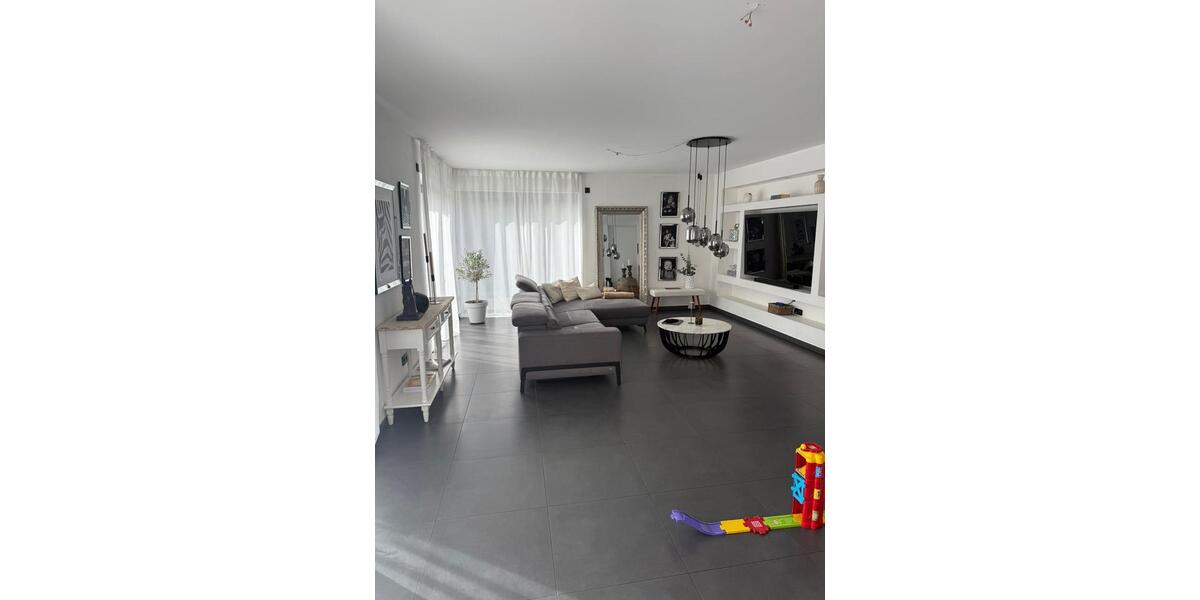 Villa Dillenburg Frohnhausen - 7 Zimmer, 418 m&sup2;, 688.000&euro; | Angebot:25218920