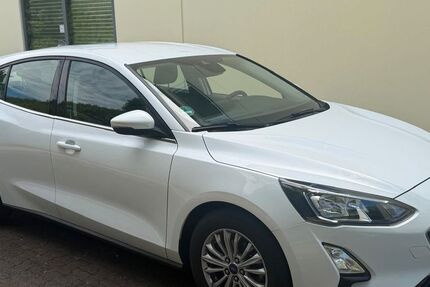 Ford Focus 73.363 km 13.300 &euro; Neu-Anspach 61267