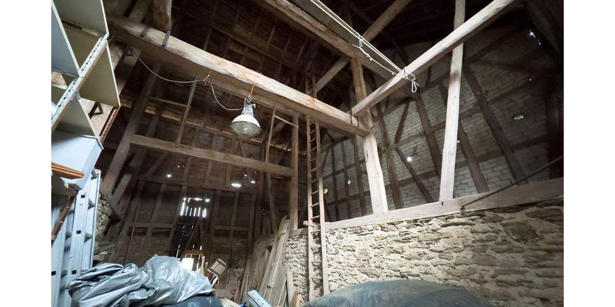 Bauernhaus, Landhaus Runkel Eschenau - 7 Zimmer, 184 m&sup2;, 210.000&euro; | Angebot:25708017