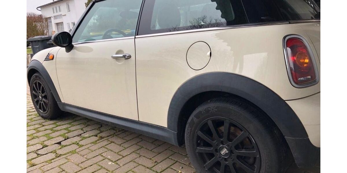 Mini ONE 210.000 km 2.960 &euro; Ehringshausen 35630