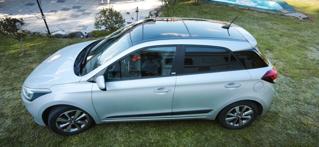 Hyundai i20 62.400 km 9.600 &euro; Sinn 35764