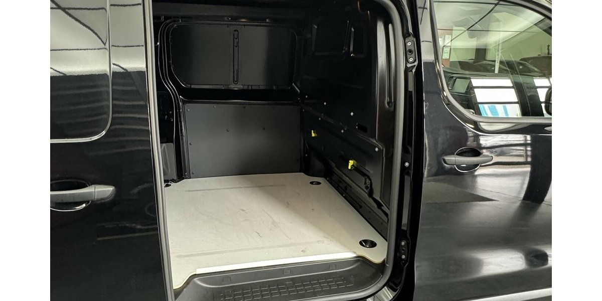 Opel Vivaro Cargo 1.5 D Edition M 1.Hand Sitzhzg 9.900 km 21.520 &euro; Lich 35423