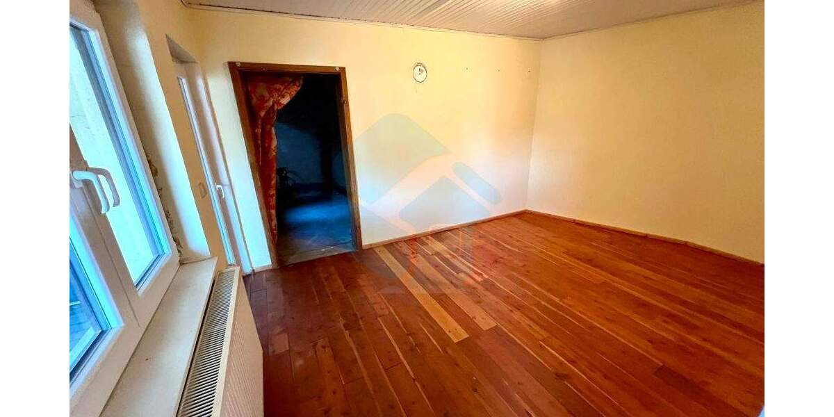 Einfamilienhaus Butzbach / Hoch-Weisel Hoch-Weisel - 5 Zimmer, 129 m&sup2;, 179.000&euro; | Angebot:25734438