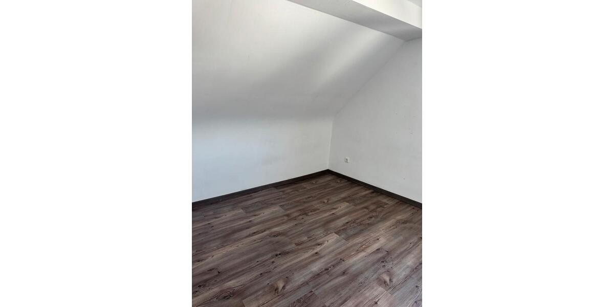 Doppelhaushälfte Haiger - 7 Zimmer, 100 m&sup2;, 125.000&euro; | Angebot:26941775