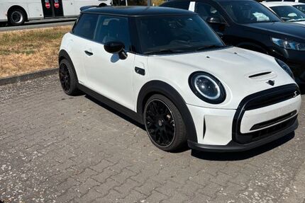 Mini Cooper SE 20.400 km 19.990 &euro; Dillenburg 35684