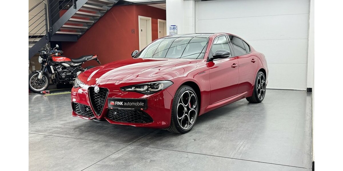 Alfa Romeo Giulia 2.0 Competizione Q4 Turbo Panoramadach 14.303 km 37.985 &euro; Lich 35423