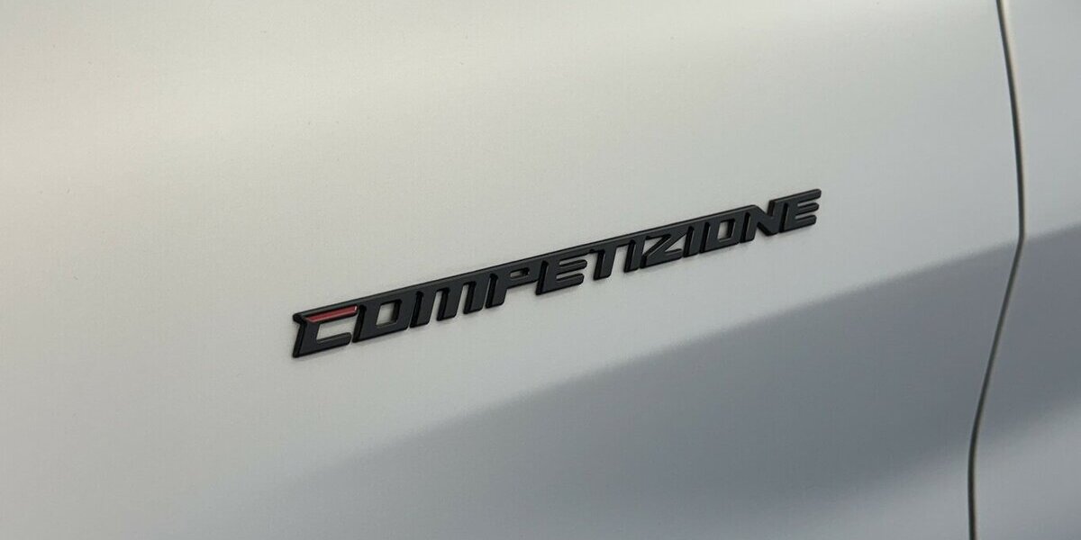 Alfa Romeo Giulia 2.0 Competizione Q4 Turbo Panoramadach 17.100 km 38.460 &euro; Lich 35423