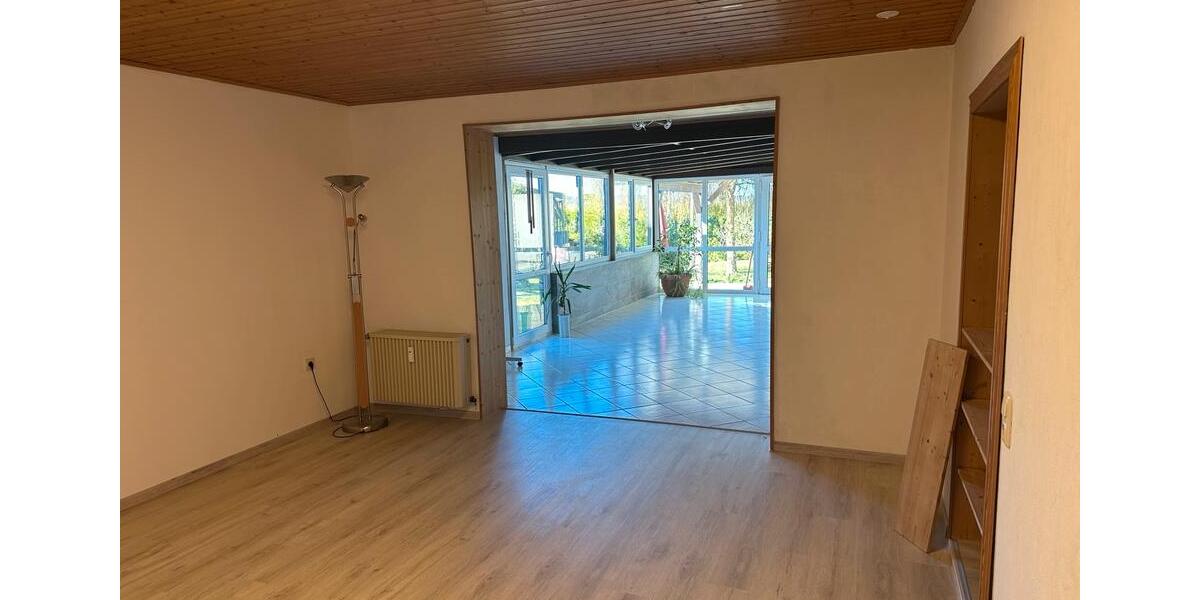 Erdgeschoßwohnung Hohenahr - 4 Zimmer, 130 m&sup2;, 1.200&euro; | Angebot:26002218