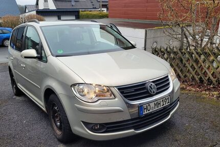 VW Touran 85.000 km 8.999 &euro; Weilburg 35781