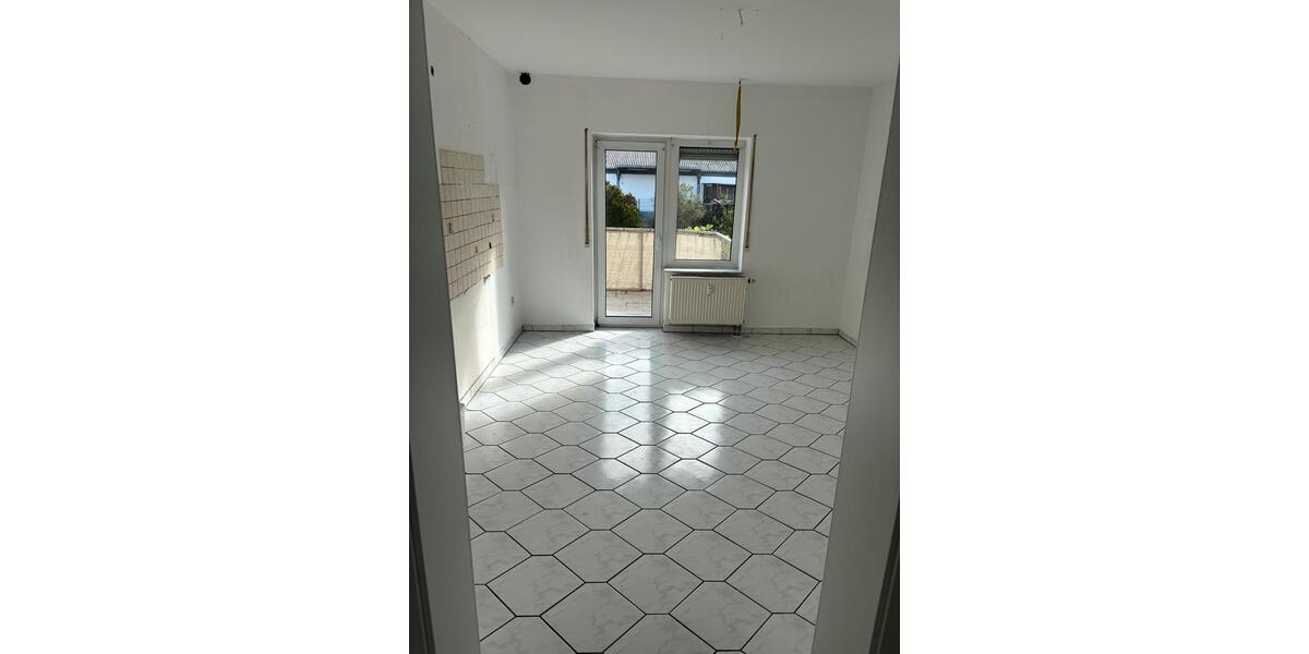 Etagenwohnung Pohlheim - 3 Zimmer, 90 m&sup2;, 850&euro; | Angebot:23704881