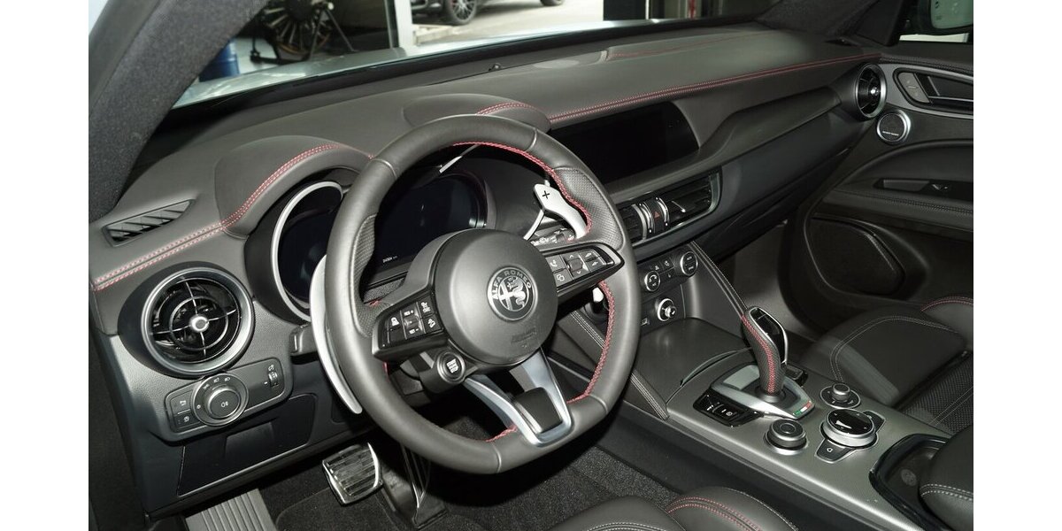 Alfa Romeo Stelvio 2.2 D Competizione Q4 ALLRAD LEDER AHK 45.000 km 39.385 &euro; Lich 35423