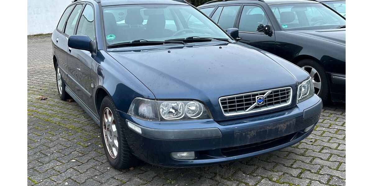Volvo V40 200.000 km 999 &euro; Münzenberg Gambach 35516