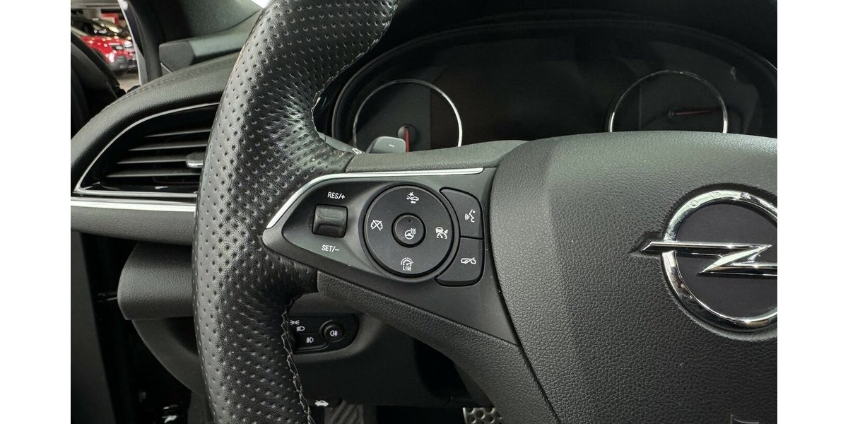 Opel Insignia Exclusive 4x4 FULL LEDER CarPlay Bose 118.400 km 11.900 &euro; Lich 35423