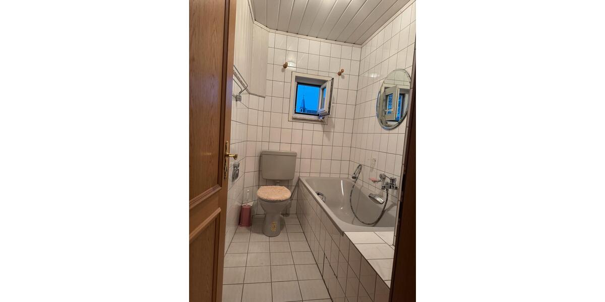 Einfamilienhaus Wetzlar Altenberger Straße - 7 Zimmer, 140 m&sup2;, 1.000&euro; | Angebot:26020253