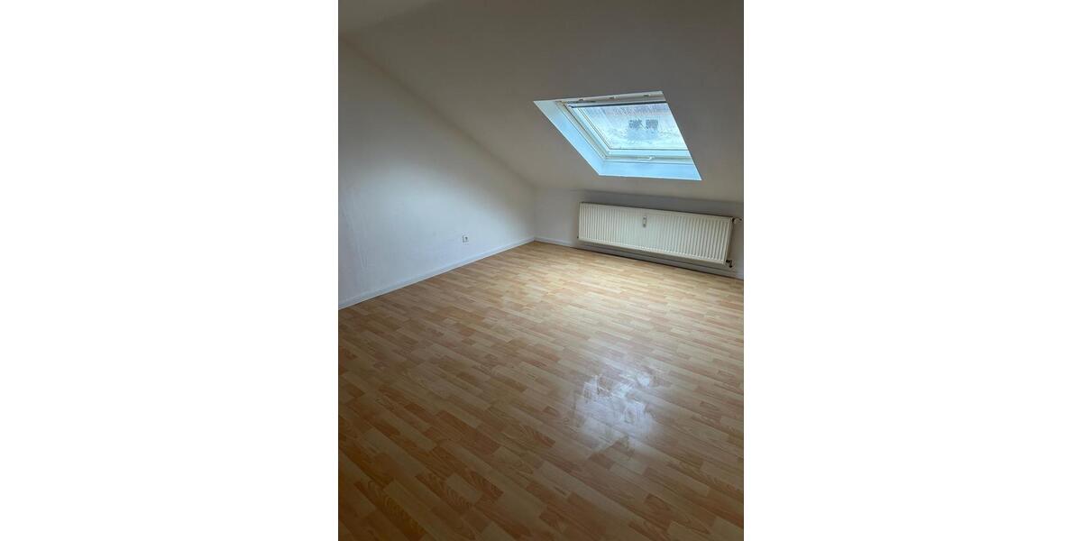 Dachgeschoßwohnung Gießen Allendorf - 3.5 Zimmer, 78 m&sup2;, 800&euro; | Angebot:25994576