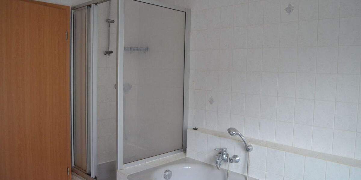 Zimmer Grävenwiesbach Mönstadt - 4 Zimmer, 96 m&sup2;, 880&euro; | Angebot:25800222