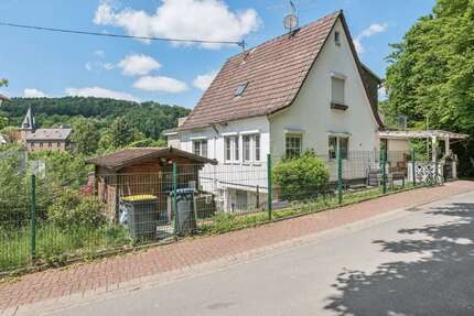 Vielseitiges Zweifamilienhaus mit Ausblick und Garten - Haus Weilrod | Angebot:21142457