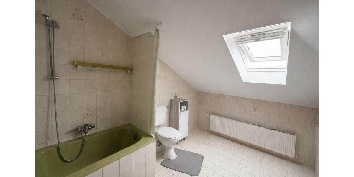 Dachgeschoßwohnung Buseck - 2 Zimmer, 85 m&sup2;, 850&euro; | Angebot:26021228