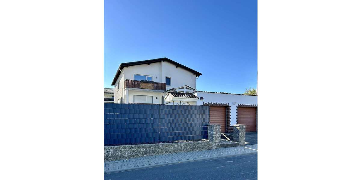 Etagenwohnung Fronhausen - 4 Zimmer, 104 m&sup2;, 950&euro; | Angebot:27080583