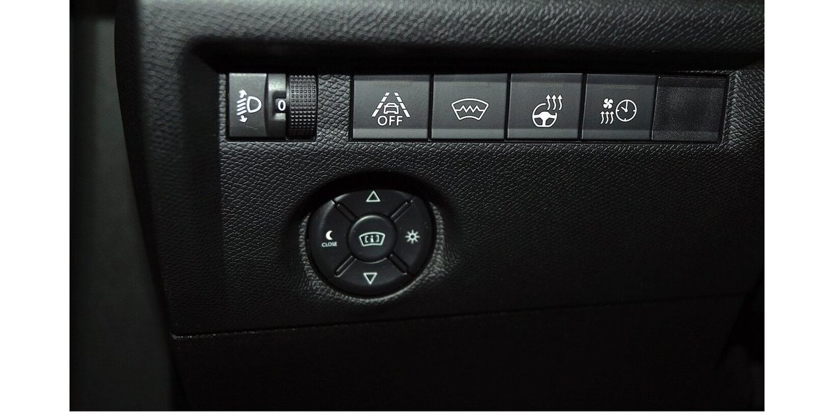 Citroen e-C4 e- 136 Shine 50 KWh LED CARPLAY 43.800 km 17.320 &euro; Lich 35423