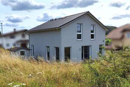 Haus Mengerskirchen - 4 Zimmer, 138 m&sup2;, 349.000&euro; | Angebot:25985995