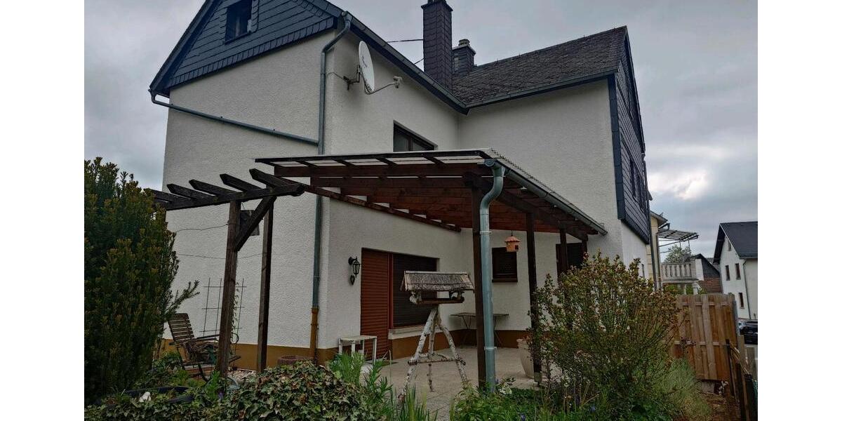 Einfamilienhaus Aßlar - 8 Zimmer, 150 m&sup2;, 350.000&euro; | Angebot:26496954