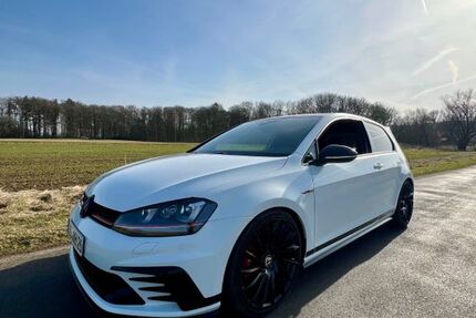 VW Golf 118.501 km 21.499 &euro; Driedorf 35759