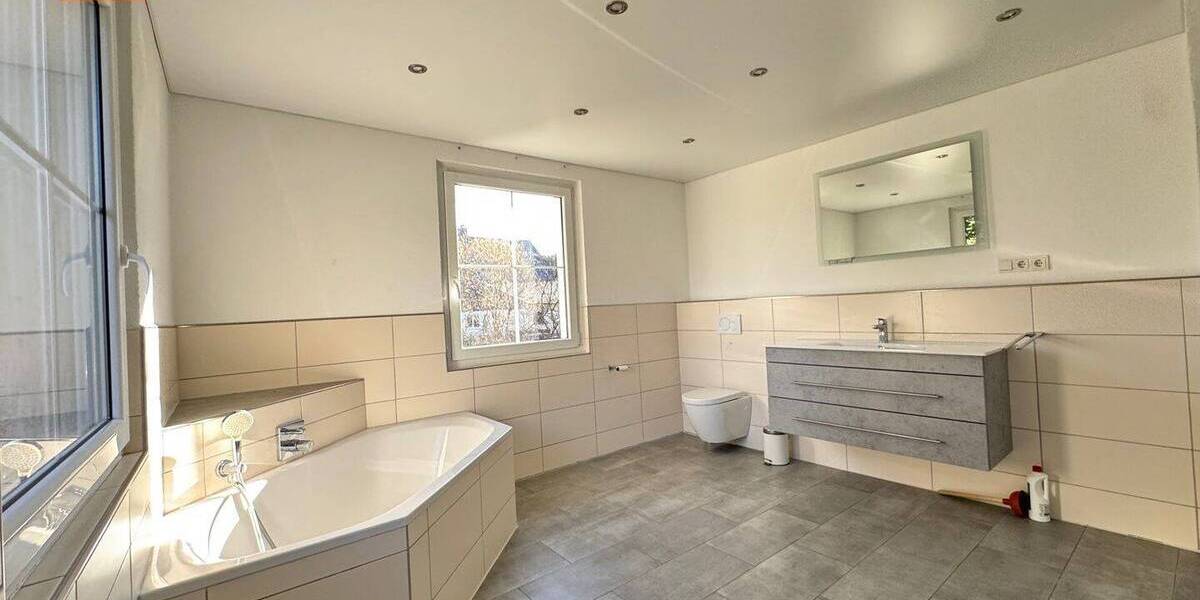 Einfamilienhaus Breitscheid - 5 Zimmer, 130 m&sup2;, 330.000&euro; | Angebot:26188262