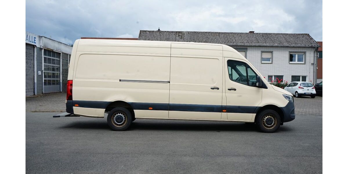 Mercedes-Benz Sprinter 181.900 km 18.880 &euro; Asslar 35614