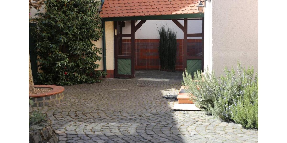 Einfamilienhaus Lich - 12 Zimmer, 410 m&sup2;, 849.000&euro; | Angebot:26869704
