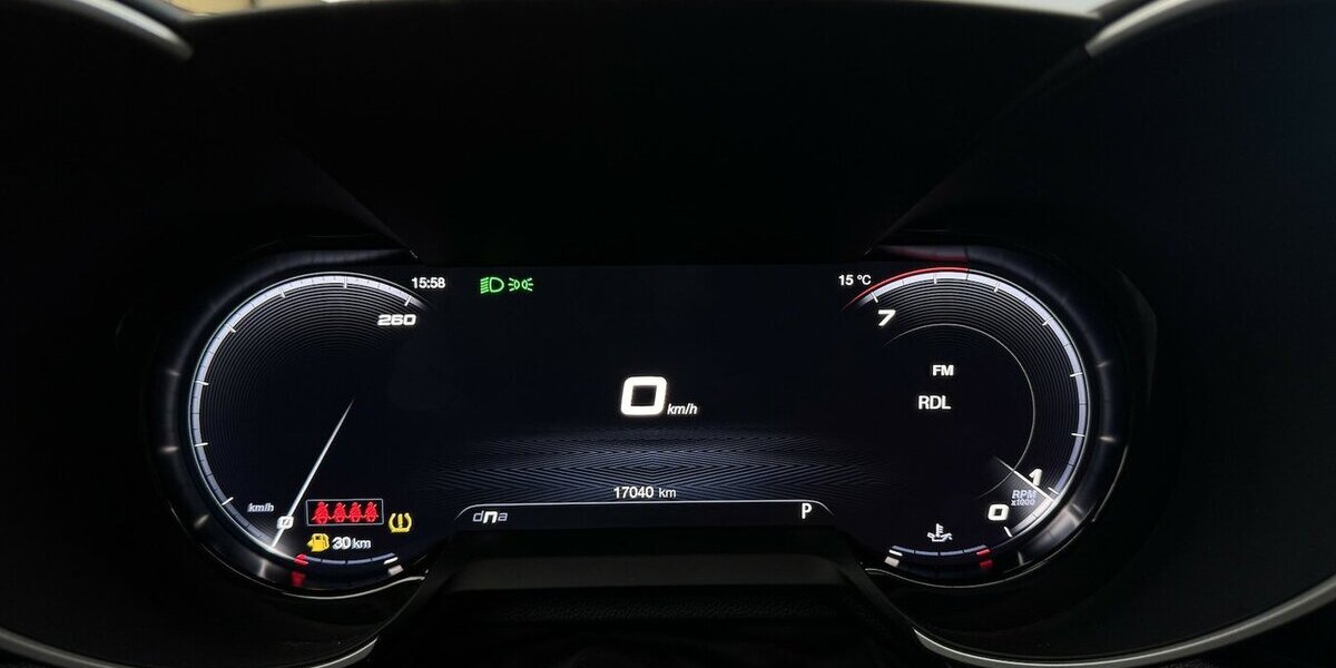 Alfa Romeo Giulia 2.0 Competizione Q4 Turbo Panoramadach 17.100 km 38.460 &euro; Lich 35423