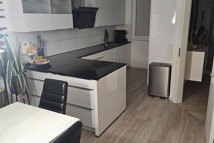 Haus Fernwald - 5 Zimmer, 135 m&sup2;, 1.700&euro; | Angebot:26040885