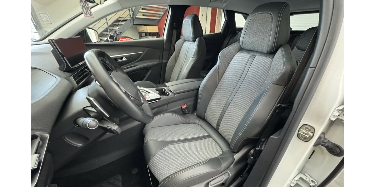 Peugeot 3008 1.6 225 Allure 1.Hand Plug-In Hybrid AHK 92.600 km 18.760 &euro; Lich 35423