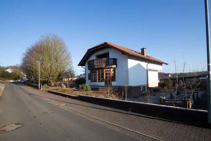 Haus Rabenau - 6 Zimmer, 197 m&sup2;, 390.000&euro; | Angebot:25387320