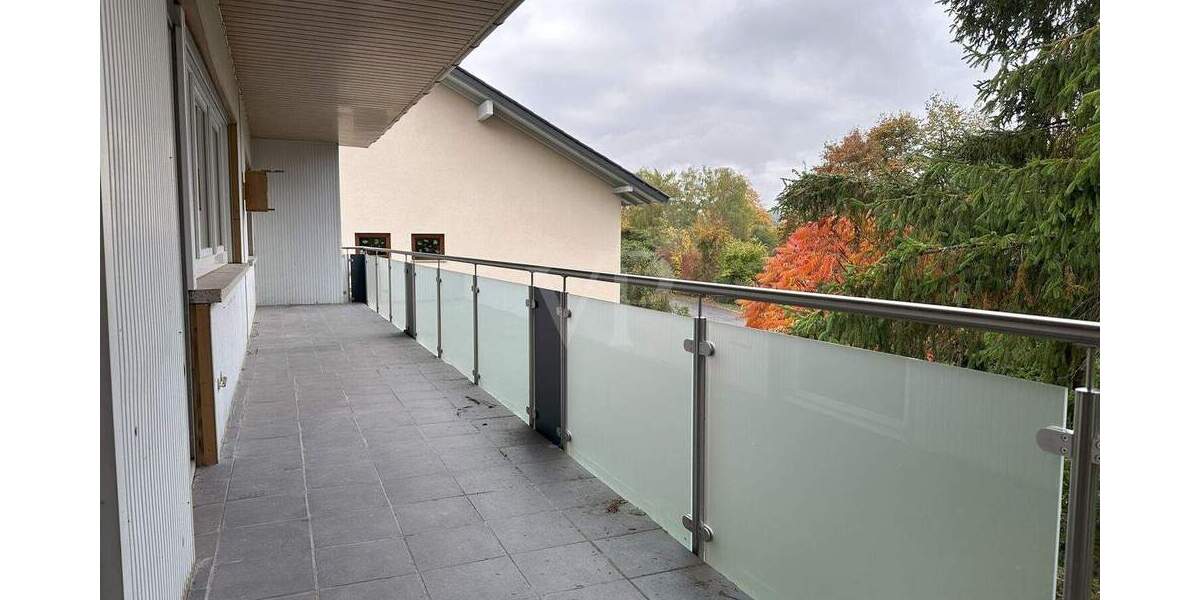 Etagenwohnung Dillenburg / Niederscheld Niederscheld - 8 Zimmer, 216 m&sup2;, 249.000&euro; | Angebot:25663177