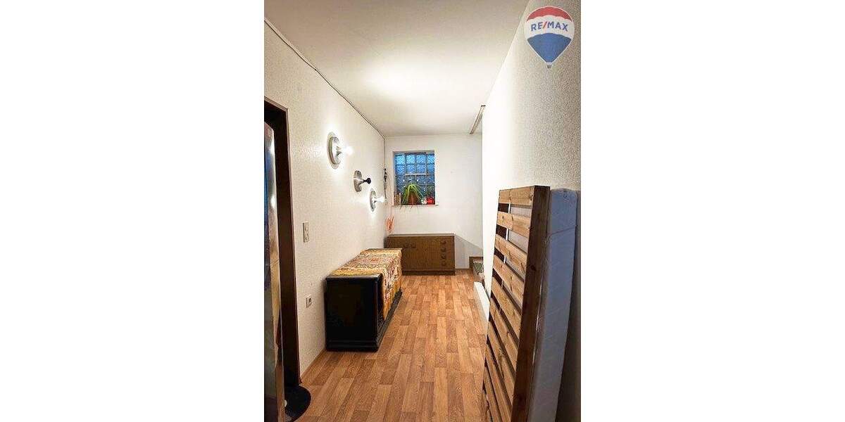Mehrfamilienhaus, Wohnhaus Runkel Schadeck - 9 Zimmer, 360 m&sup2;, 425.000&euro; | Angebot:25664422