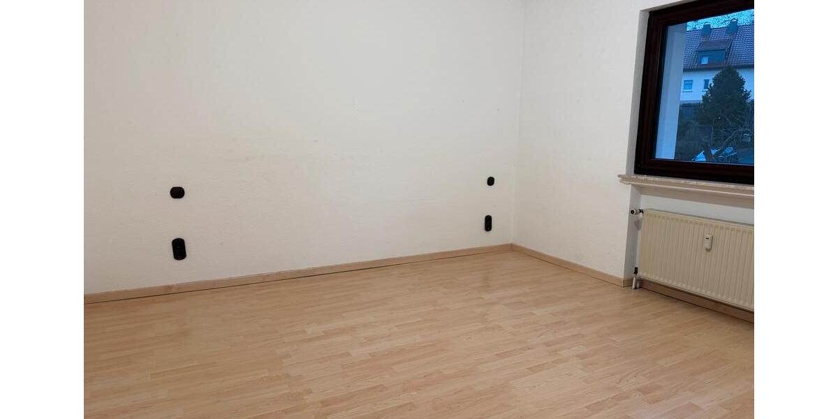 Etagenwohnung Wehrheim - 3 Zimmer, 105 m&sup2;, 1.270&euro; | Angebot:25784276